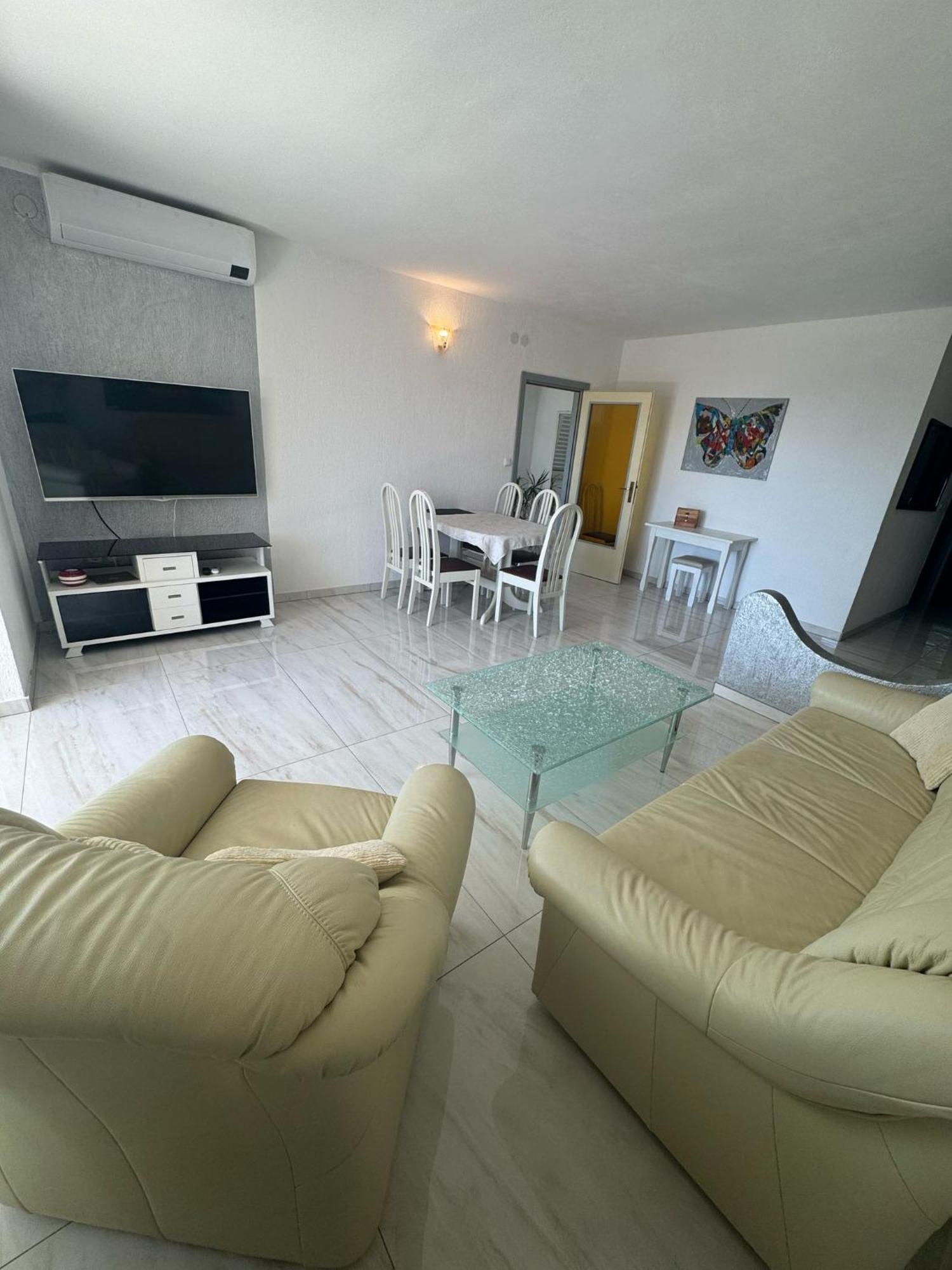 Apartman Kartec คิร์ก ภายนอก รูปภาพ