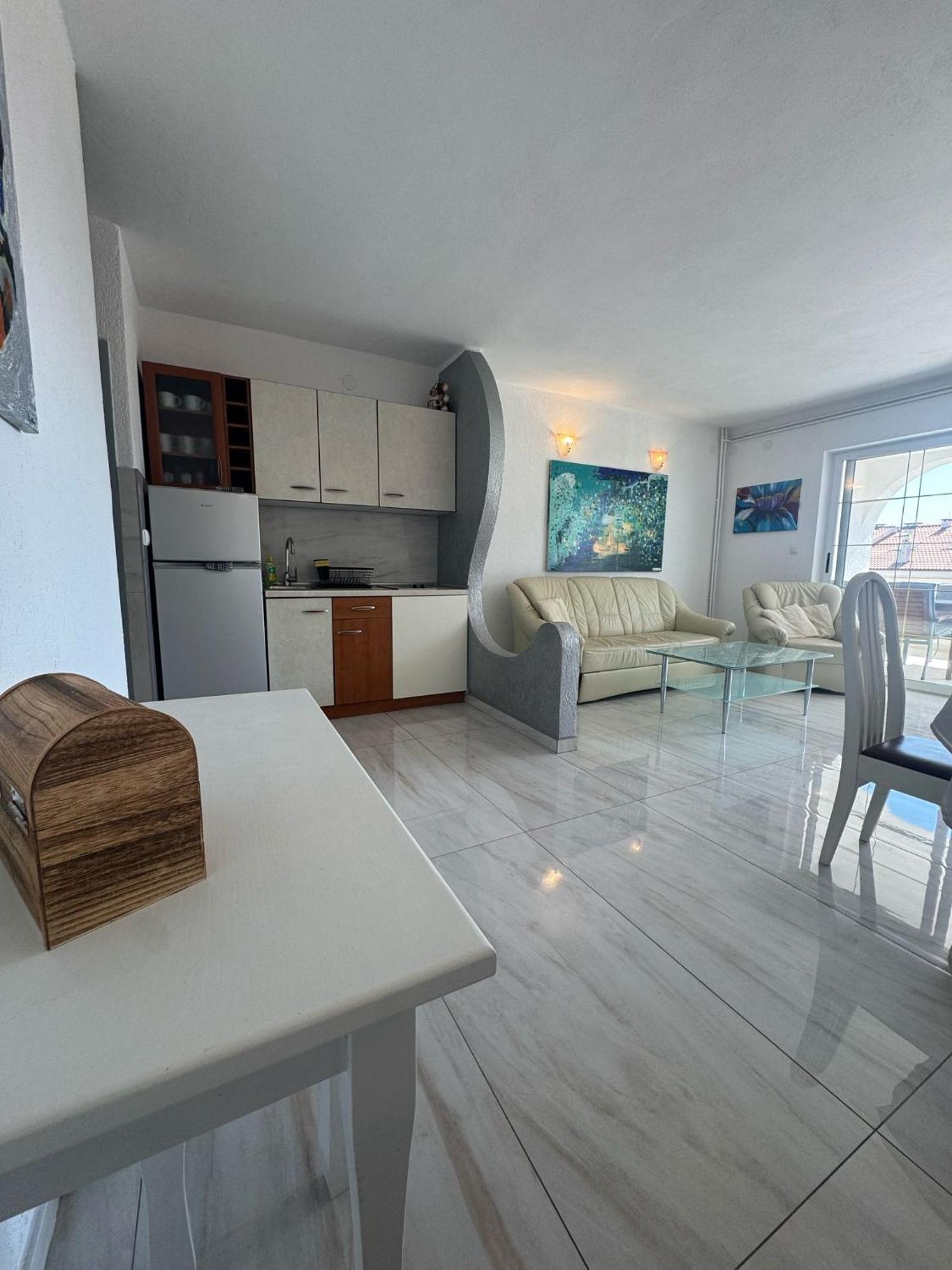 Apartman Kartec คิร์ก ภายนอก รูปภาพ